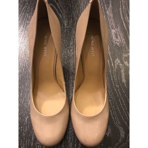 Nine West Ambitious Nude Patent Pumps Size 10 NWOT